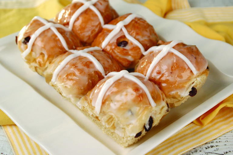 The History and Tradition of the Hot Cross Bun